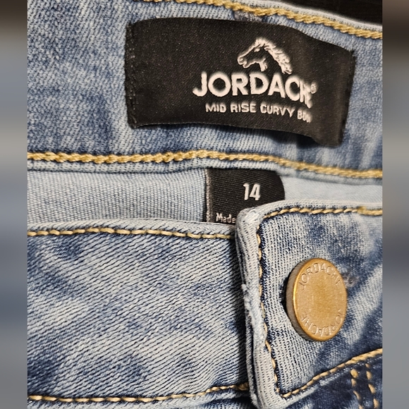 Jordache Mid Rise Curvy Bootcut Jeans Medium Wash Enzyme Size 14 New NWOT - Picture 6 of 13